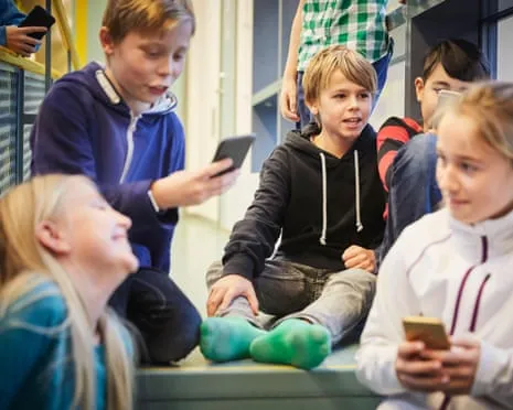 The Scandinavian nation to Implement Nationwide Smartphone Ban in Schools